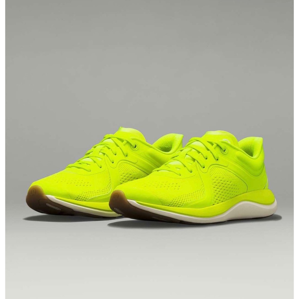 Lululemon Chargefeel Workout Low Highlight‎ Yellow Sneakers Womens Size 8.5